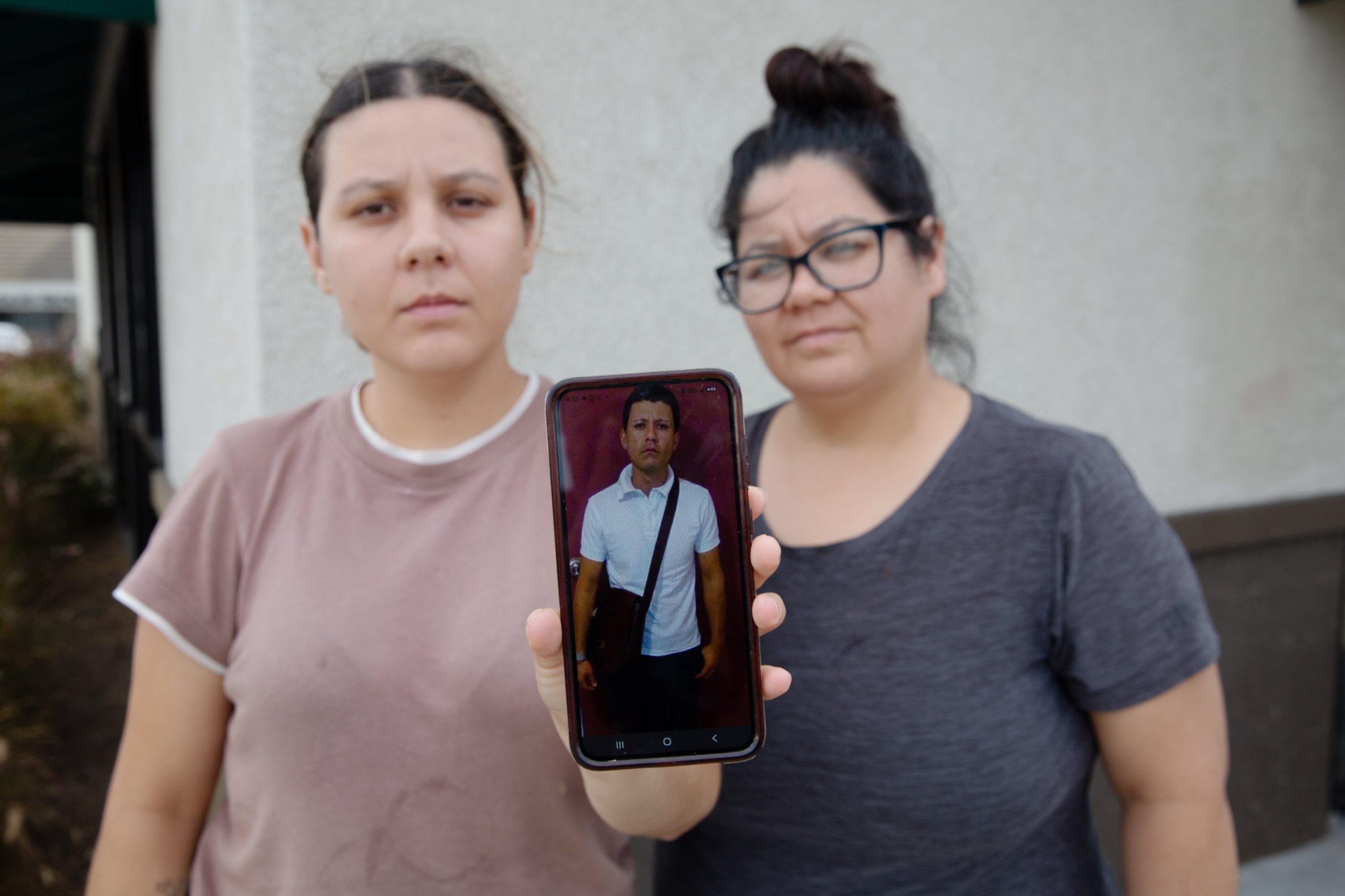 a-cartel-tortured-julio:-the-us-denied-his-family-asylum-and-wants-to-send-them-to-a-third-country