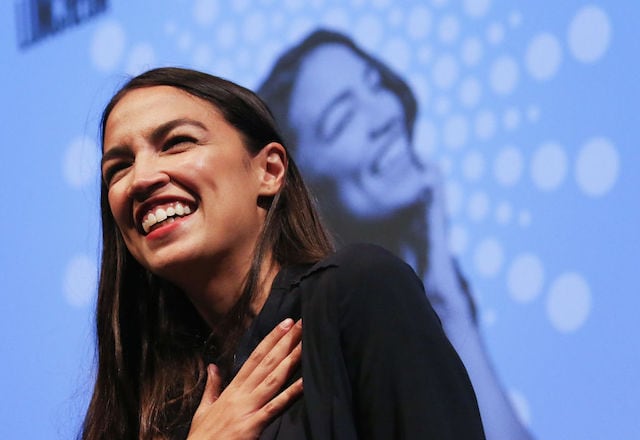 why-alexandria-ocasio-cortez’s-egg-freezing-is-one-of-2026’s-most-interesting-political-moves