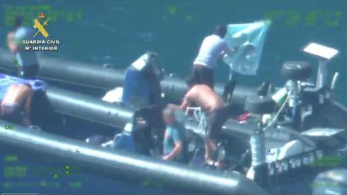 migrant-‘taxi’-boat-drivers-dumped-passengers-overboard-by-‘threatening-them-with-machetes’-on-murcia-coast