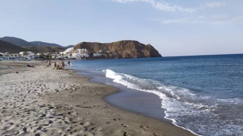 plans-to-build-new-luxury-hotel-on-marbella’s-golden-mile-triggers-outcry-from-environmental-groups