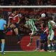 bartra-impulsa-a-un-betis-que-se-estrena-con-victoria-en-lille