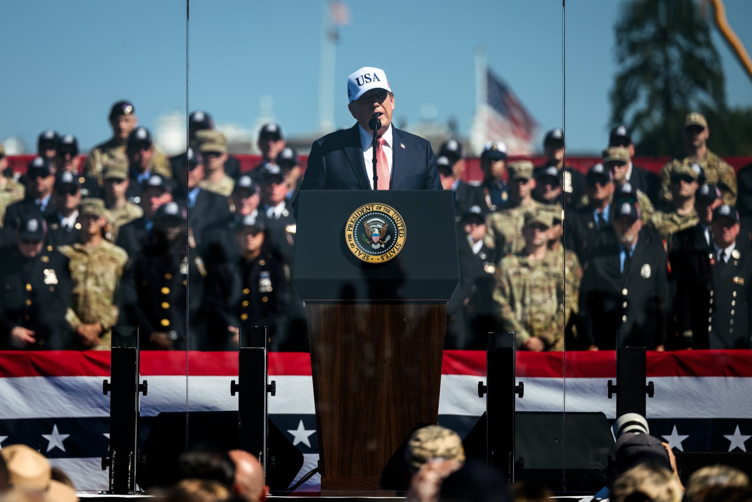 una-anecdota-de-trump-sobre-haber-sido-rescatado-por-bomberos-en-el-11-s-genera-cuestionamientos-sobre-su-veracidad
