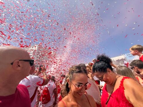 ‘our-identity-will-not-change-with-a-fence’:-patriotic-gibraltarians-celebrate-their-national-day-for-the-first-time-after-border-with-spain-was-removed