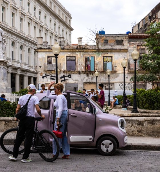 homes-in-the-dark-and-electric-cars:-snapshots-of-inequality-in-cuba