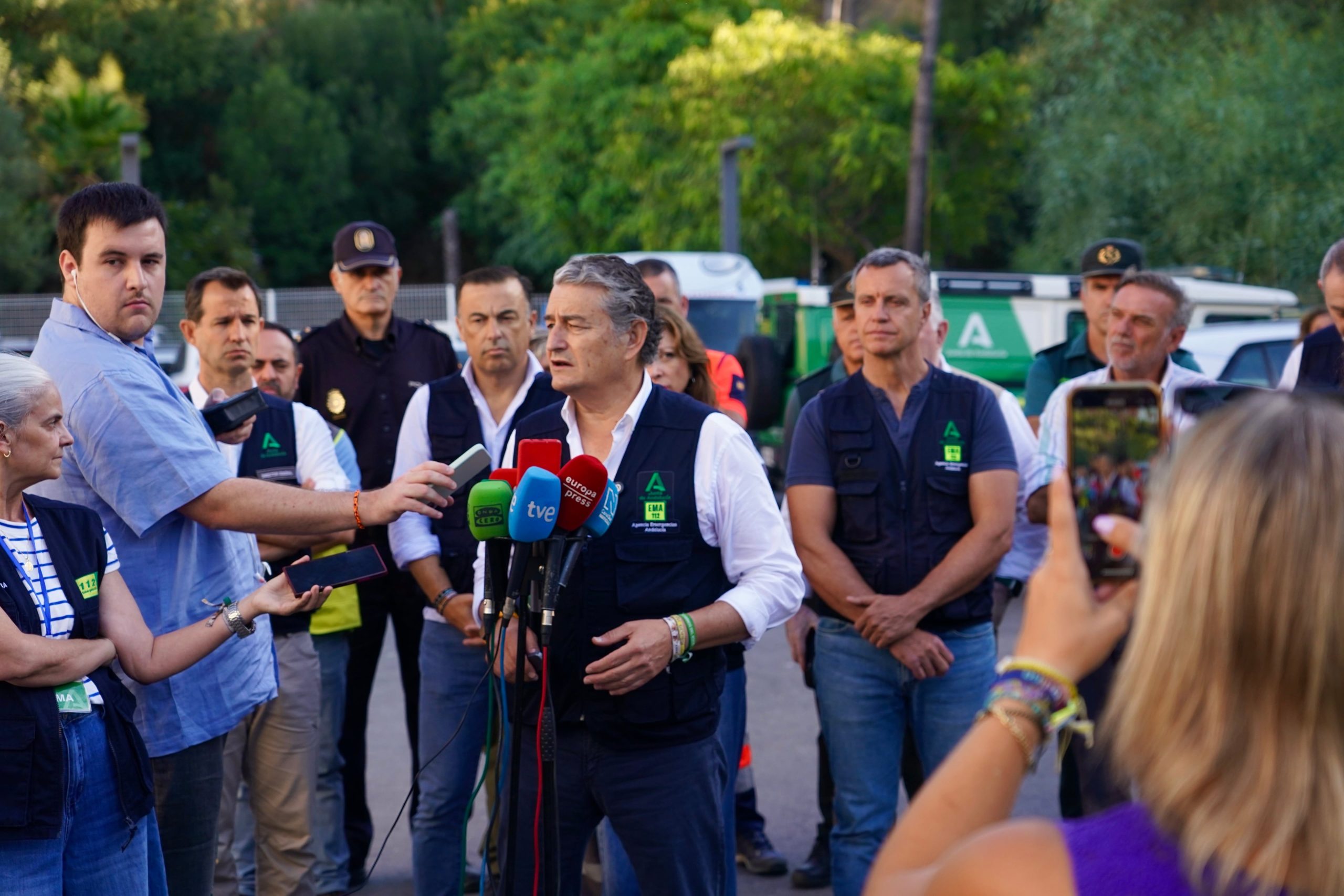 levantando-el-confinamiento-de-benahavis-por-el-incendio,-pero-se-mantiene-el-desalojo-de-tres-urbanizaciones