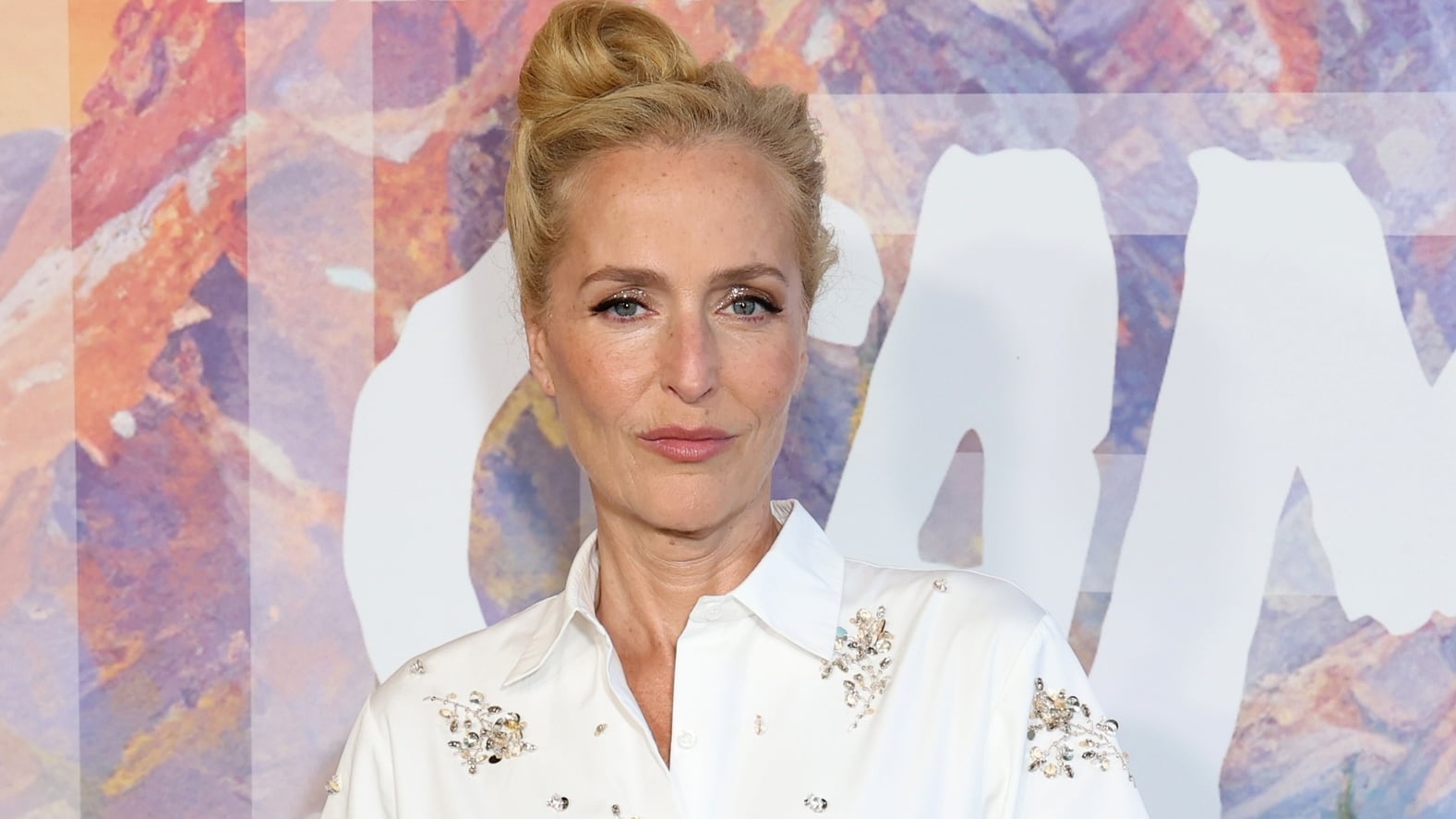 la-actriz-gillian-anderson-se-define-como-pansexual:-“en-mi-juventud-tuve-relaciones-con-mujeres”