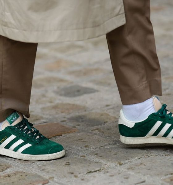 adidas-rebaja-un-46%-estas-zapatillas-verdes-para-hombre-ideales-para-el-dia-a-dia