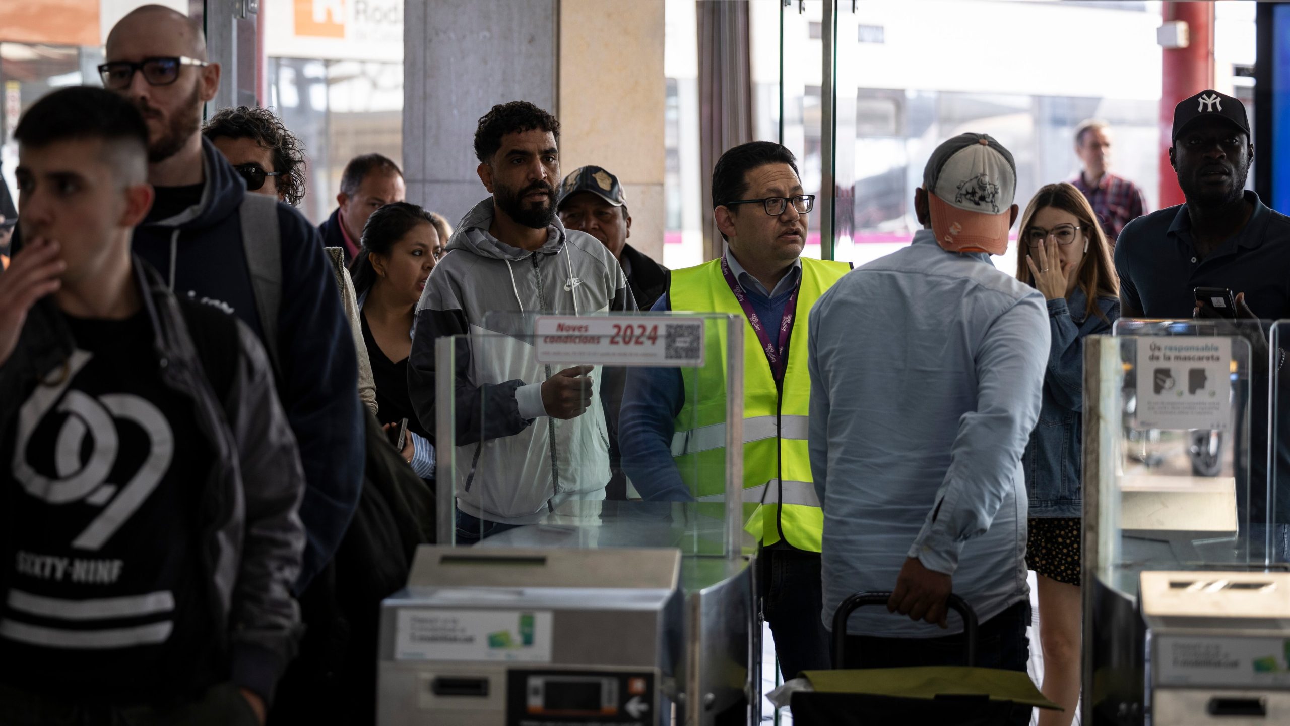 los-mossos-detienen-al-presunto-autor-de-seis-robos-de-cobre-en-diez-dias-en-la-red-ferroviaria-de-barcelona