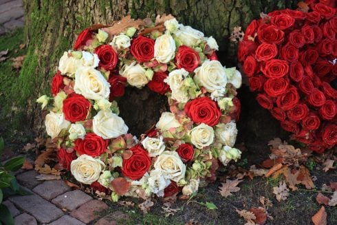 digital-farewell:-new-funeral-app-allows-people-to-record-a-final-message-for-loved-ones