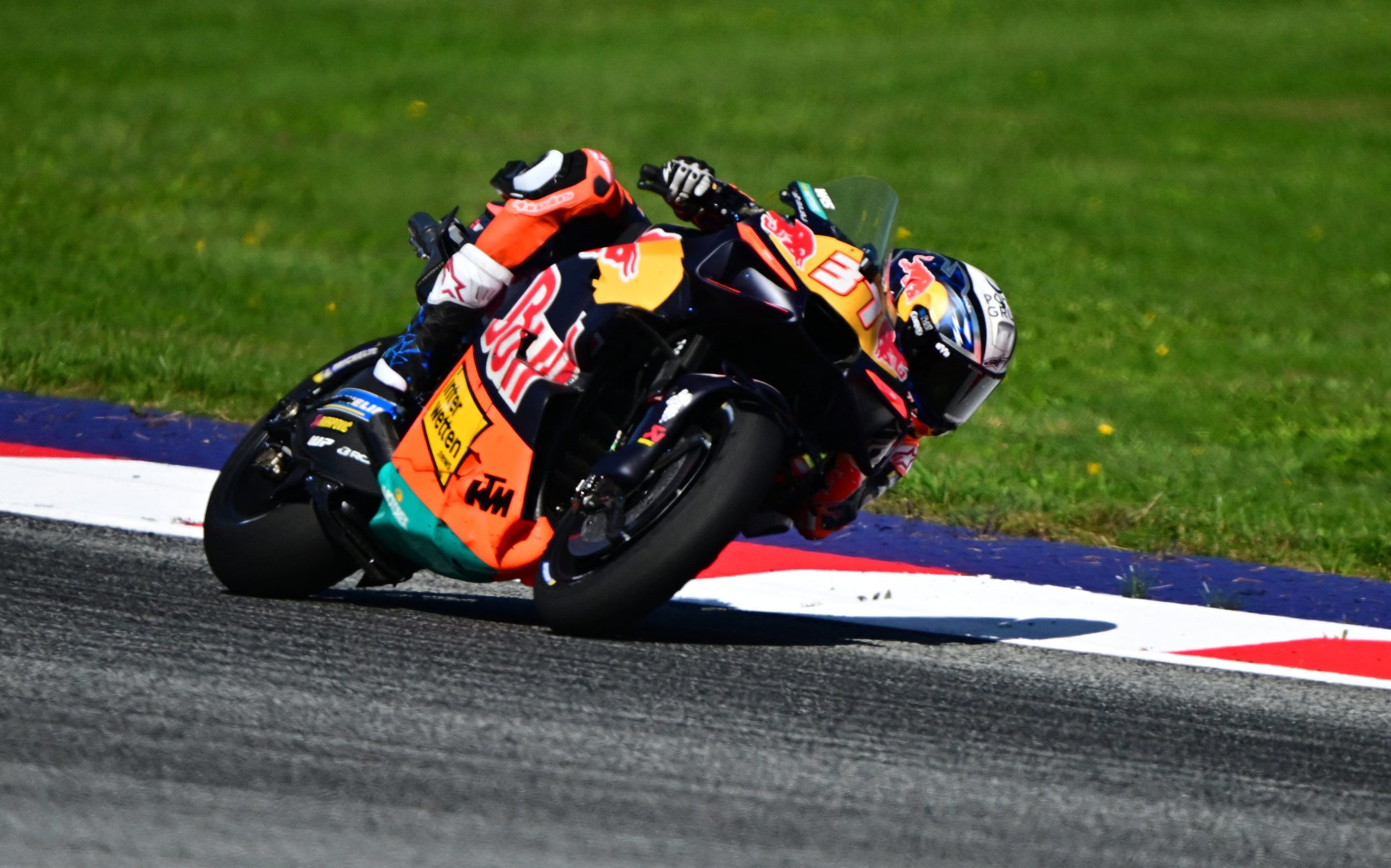 gp-de-austria-en-directo-|-pedro-acosta-logra-en-austria-su-primera-victoria-de-domingo-en-motogp