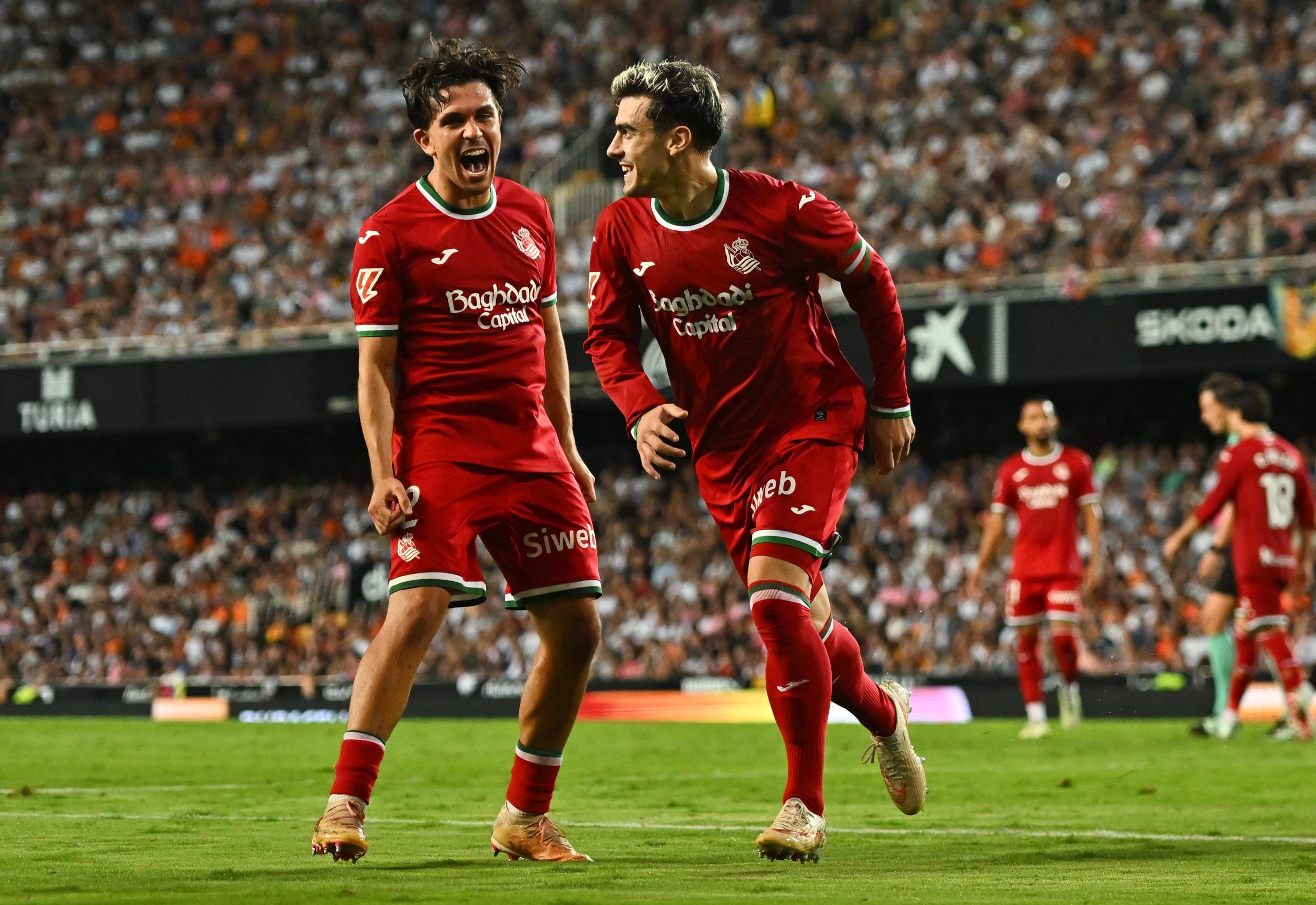 la-real-sociedad-se-aprovecha-de-un-valencia-demasiado-torpe