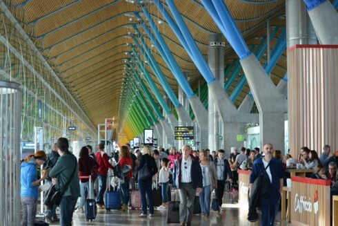 breaking:-brits-face-more-travel-chaos-to-and-from-spain-after-air-traffic-control-‘technical-issue’-delays-flights-again