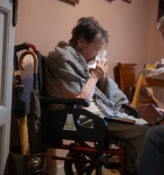 maricarmen,-de-87-anos,-pasa-su-primera-noche-sin-casa-en-el-hospital-acompanada-de-su-primo-vicente-y-con-un-cuadro-de-agotamiento-severo
