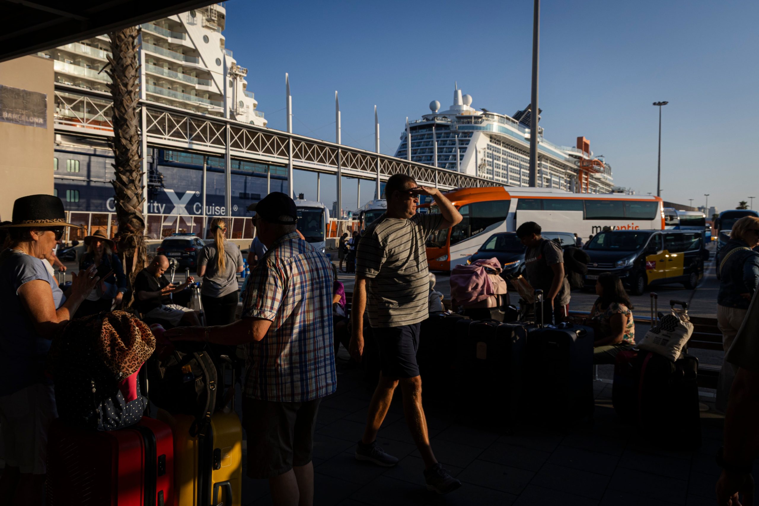barcelona-dispara-la-tasa-turistica-a-los-cruceristas-de-paso:-pagaran-30-euros-al-dia-en-2030