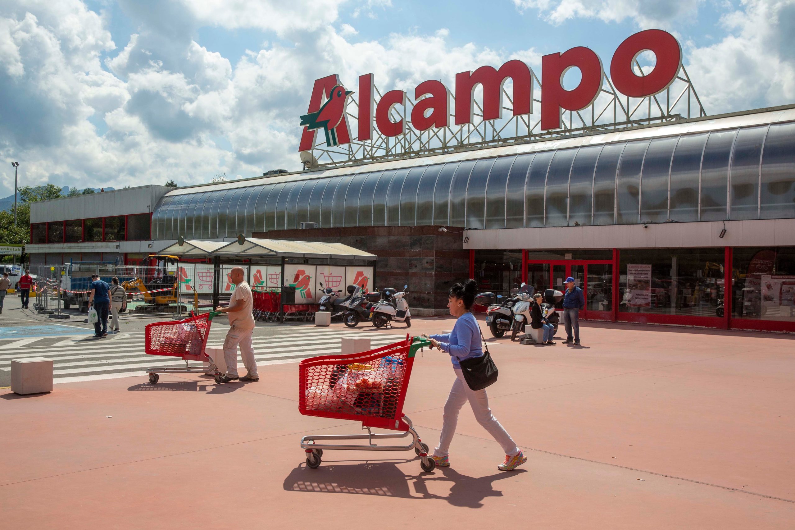 las-grandes-cadenas-intensifican-la-guerra-de-precios:-estos-son-los-supermercados-mas-caros-y-mas-baratos-de-espana