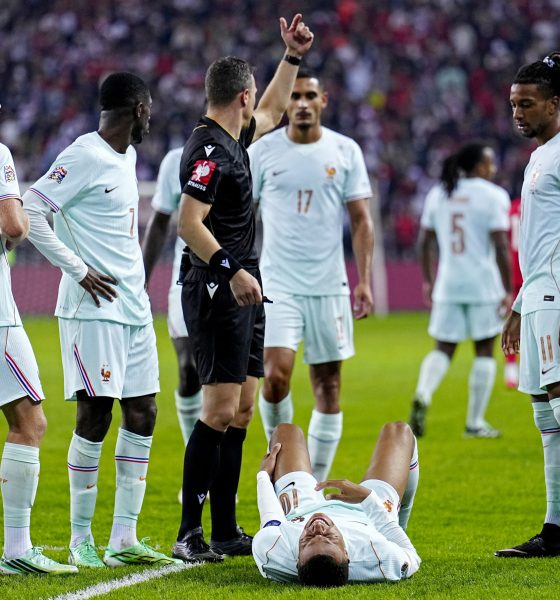 mbappe-marca-con-francia-y-se-lesiona-en-su-rodilla-izquierda