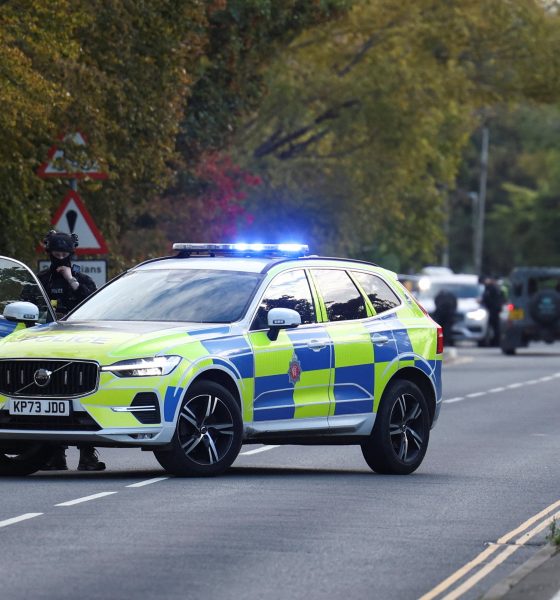 la-policia-britanica-detiene-a-cinco-sospechosos-por-manejar-explosivos-cerca-de-la-base-militar-aerea-de-fairford
