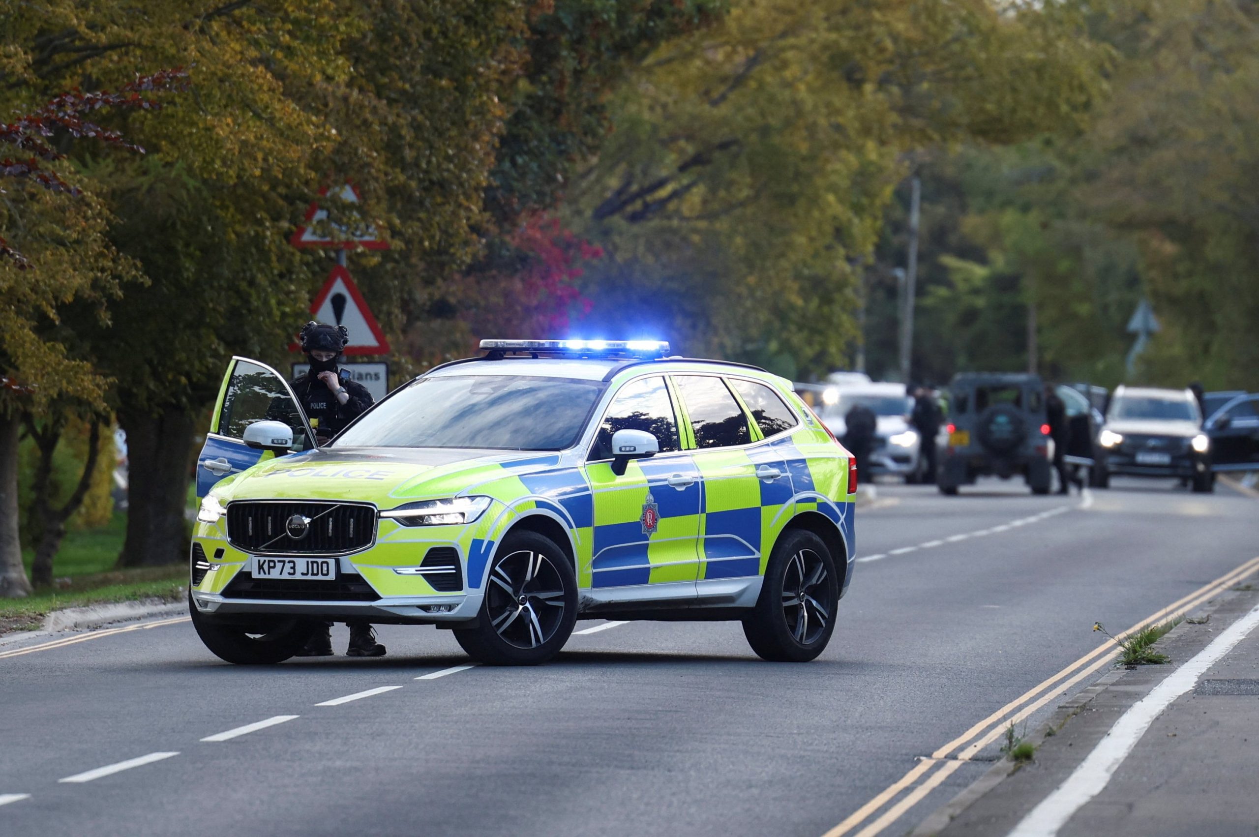 la-policia-britanica-detiene-a-cinco-sospechosos-por-manejar-explosivos-cerca-de-la-base-militar-aerea-de-fairford