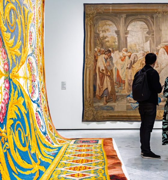 de-los-tapices-barrocos-a-bordados-sobre-manifiestos-feministas:-las-multiples-dimensiones-del-arte-textil