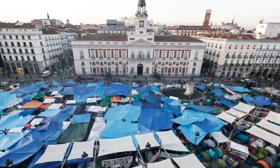acampada-en-sol-por-la-vivienda,-en-directo-|-continua-la-negociacion-entre-el-psoe-y-sumar-en-moncloa-a-pocos-minutos-del-consejo-de-ministros