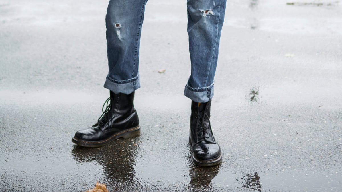el-espray-que-necesitas-para-impermeabilizar-tus-zapatos-antes-de-que-llegue-la-lluvia