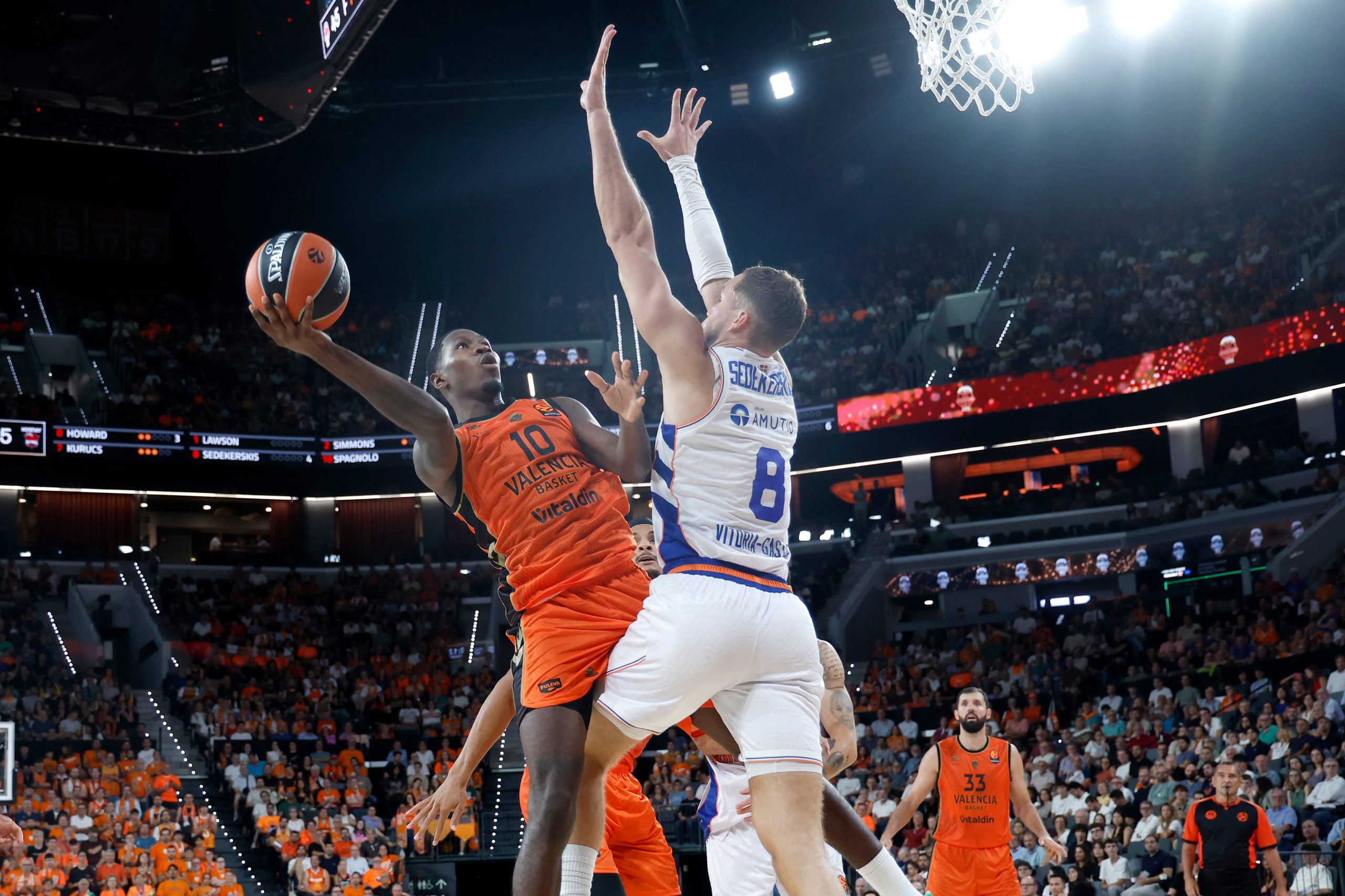 el-valencia-hace-picadillo-al-baskonia