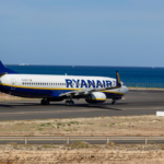 ryanair-pilot-brakes-as-second-plane-enters-lanzarote-runway-mid-landing
