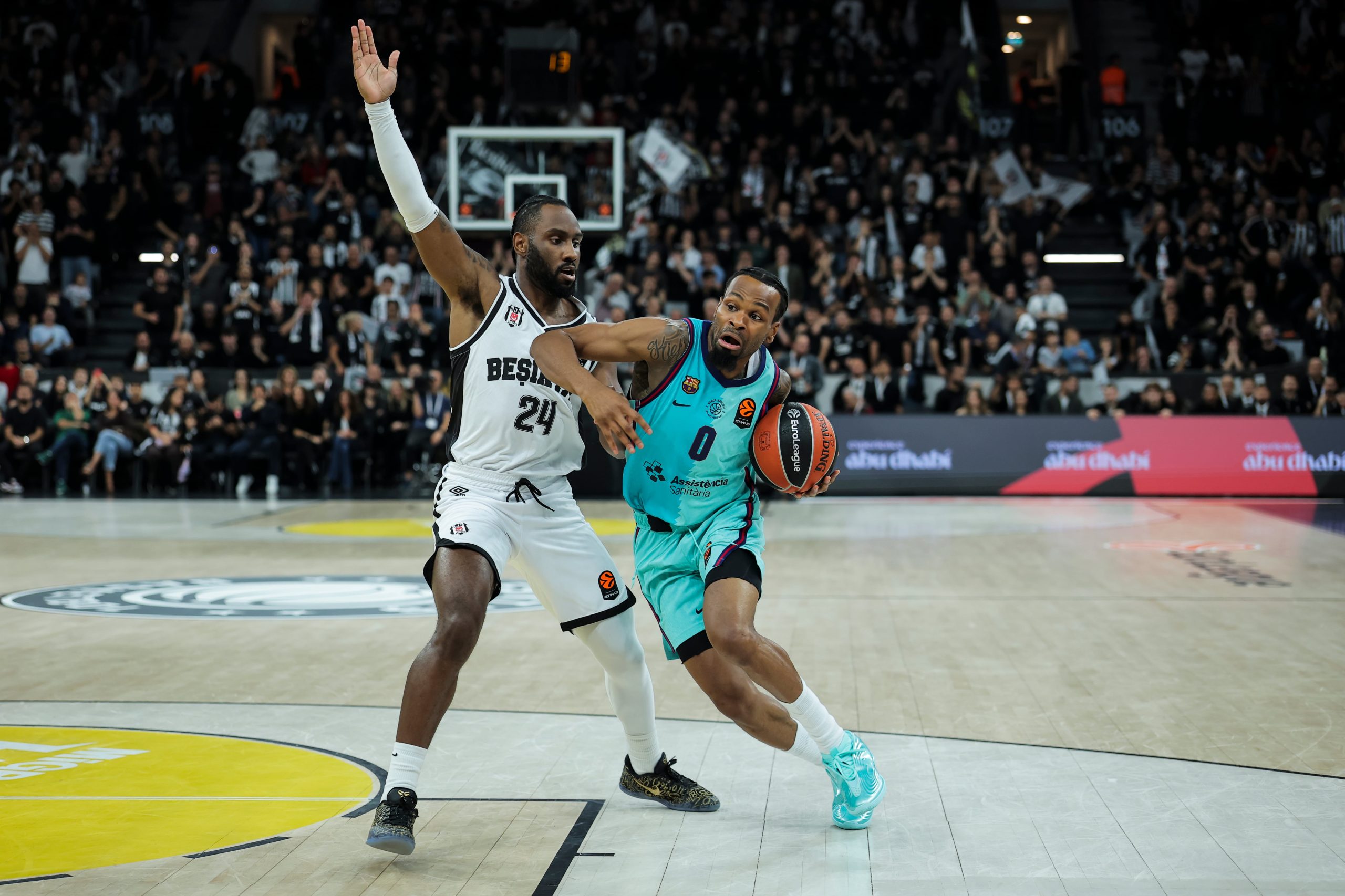 el-barcelona-apaga-los-triples-del-besiktas-y-se-estrena-a-domicilio-en-la-euroliga