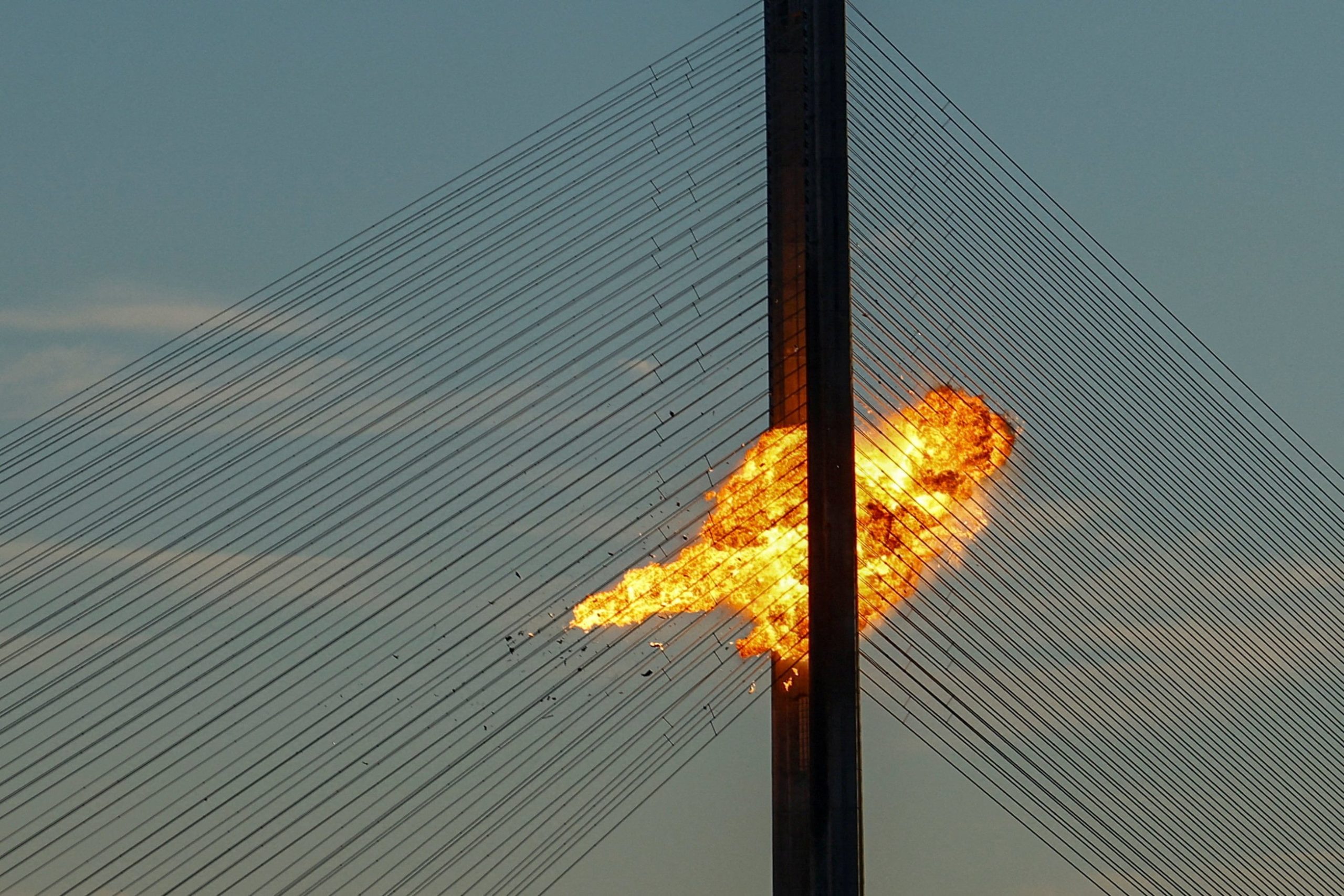 rusia-bombardea-puentes-clave-en-kiev-e-insta-a-los-diplomaticos-a-abandonar-la-ciudad