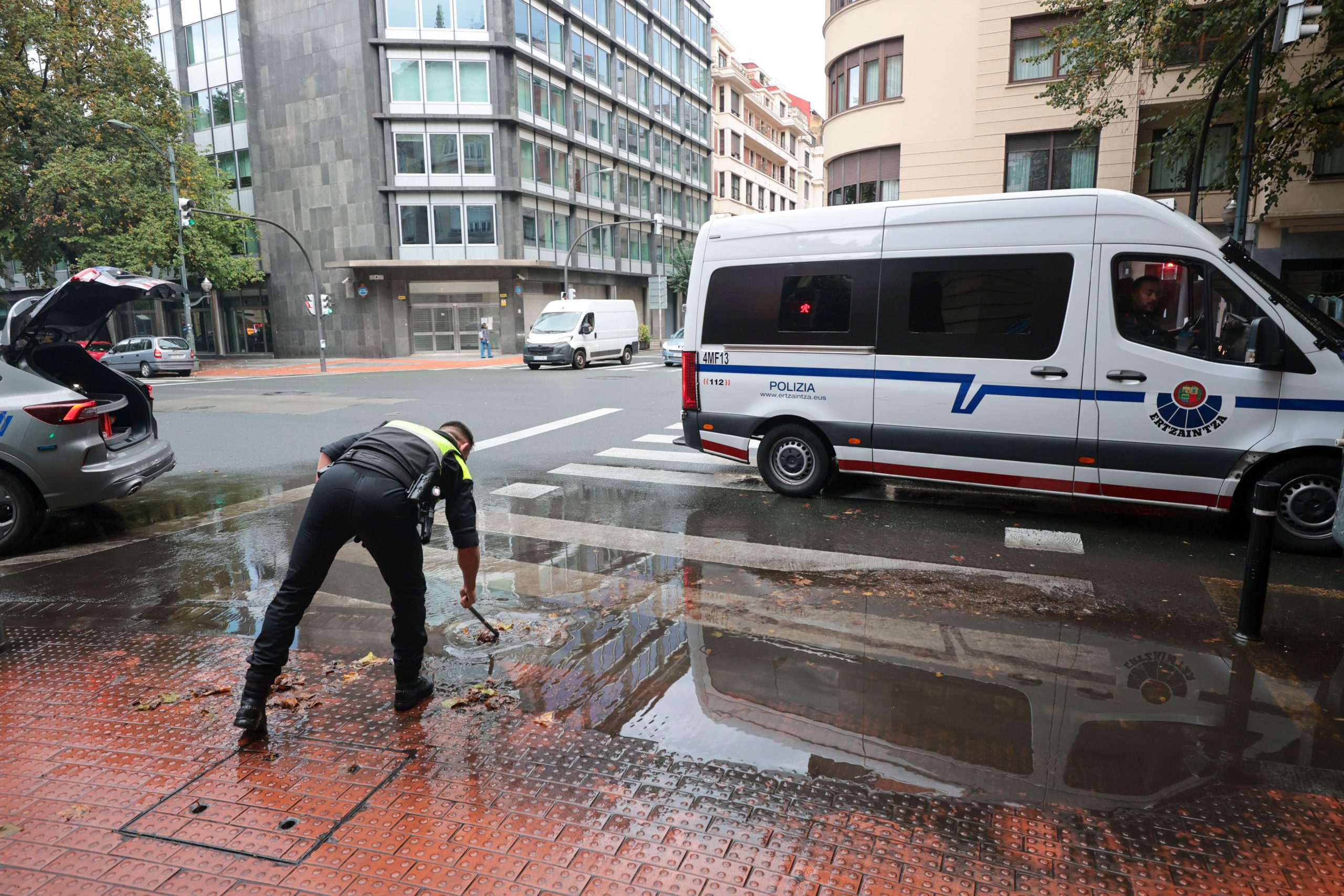 la-aemet-levanta-el-aviso-rojo-en-badajoz-pero-amplia-el-de-girona-hasta-la-madrugada-del-lunes