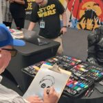 cosplayers-queue-for-free-mind-portraits-from-fuengirola-artist