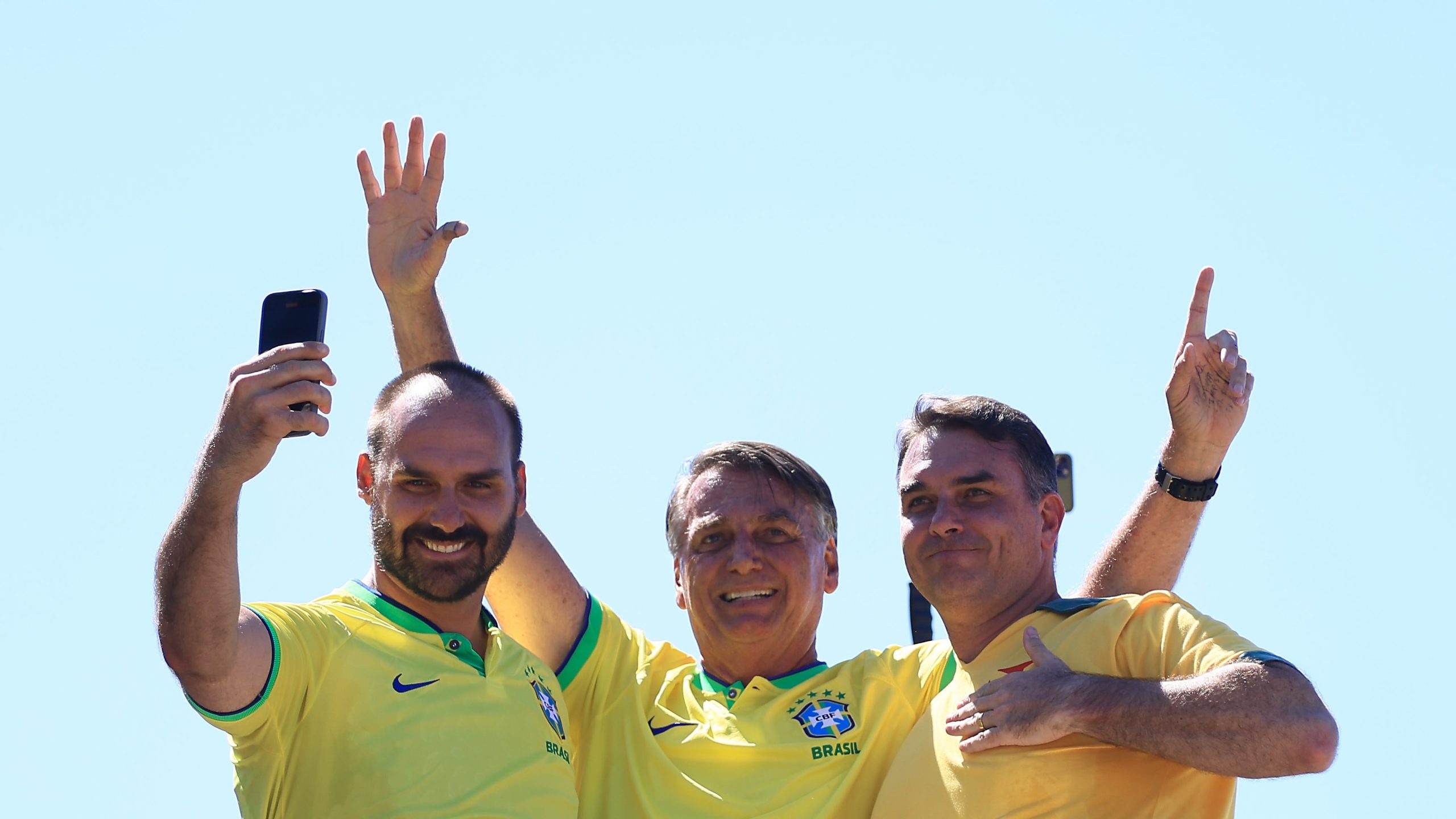 el-clan-bolsonaro,-un-presidenciable,-cuatro-nuevos-parlamentarios-y-un-sinfin-de-tensiones-internas