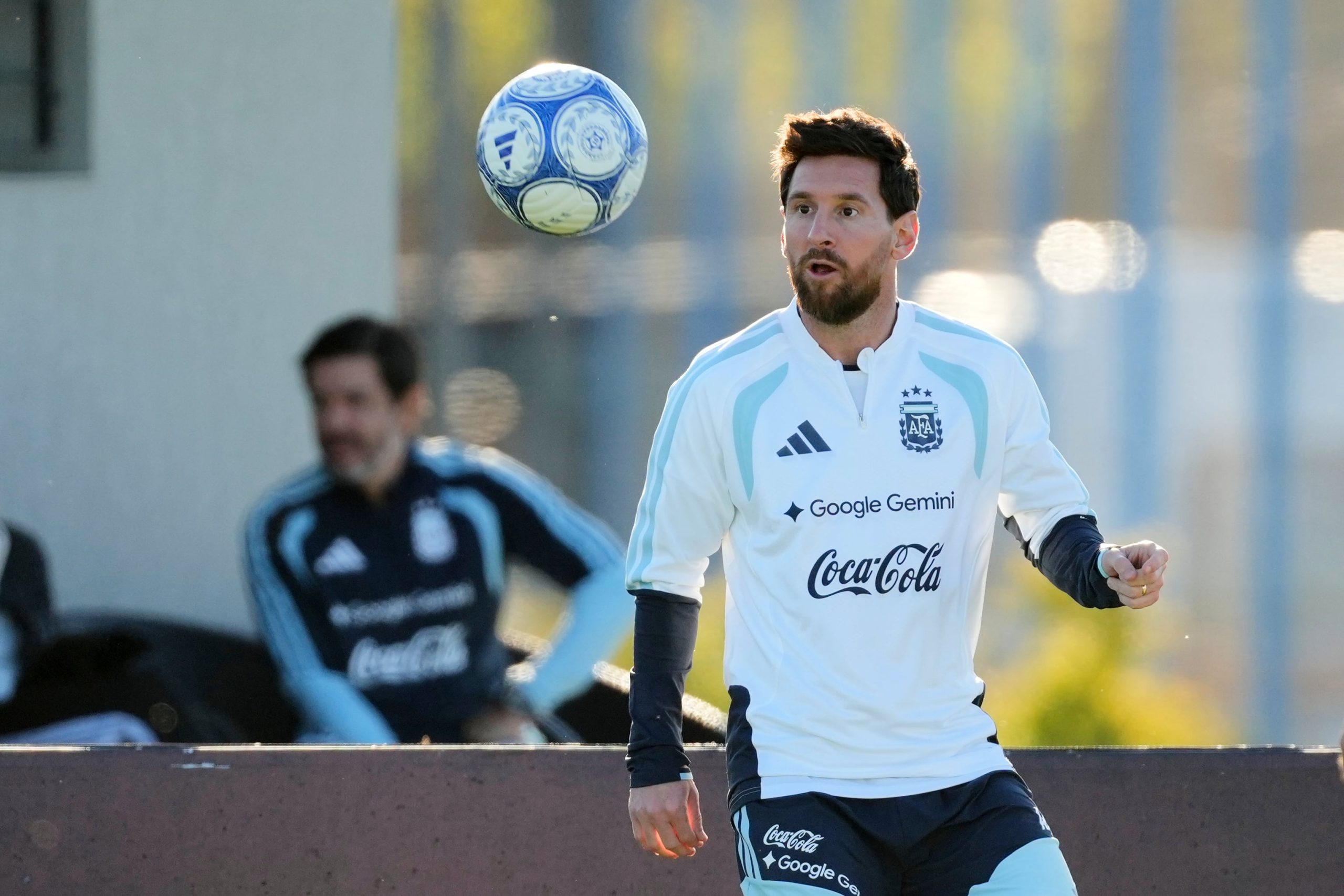el-adios-de-messi-a-su-seleccion,-en-un-partido-contra-benin:-negocios-y-logistica-alrededor-del-balon