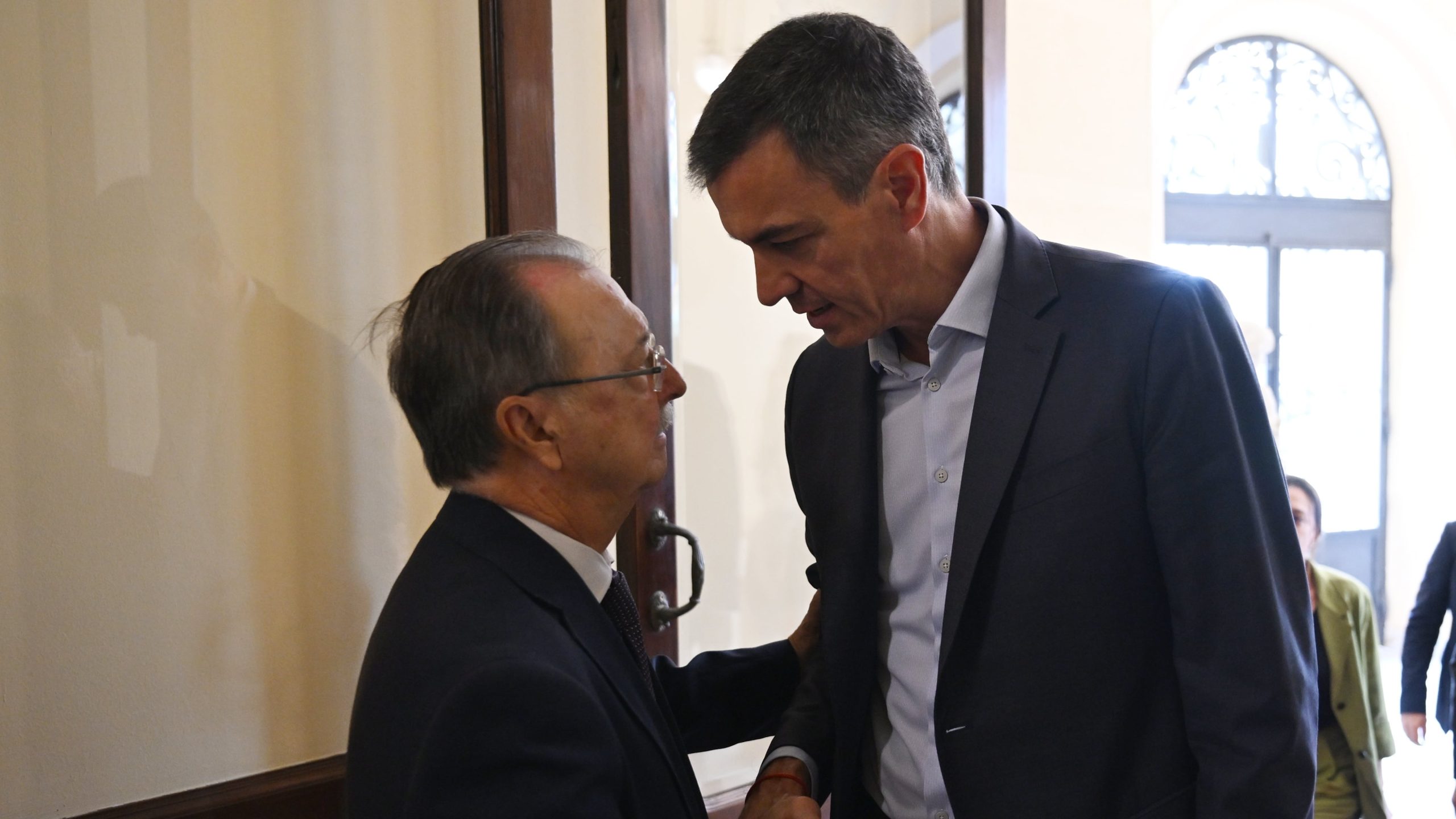 el-gobierno-de-ceuta-lleva-ante-notario-mas-mensajes-con-moncloa:-“buenas-tardes,-diego-[director-de-gabinete-de-sanchez]-¿alguna-noticia?”