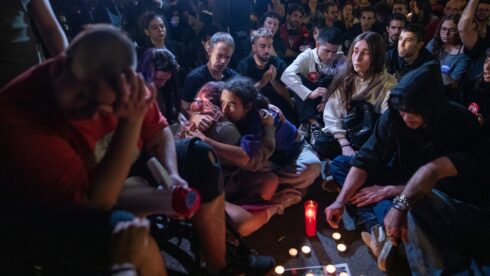 ‘no-more-maricarmens’:-tributes-pour-in-after-death-of-pensioner-whose-eviction-sparked-spain-housing-protests