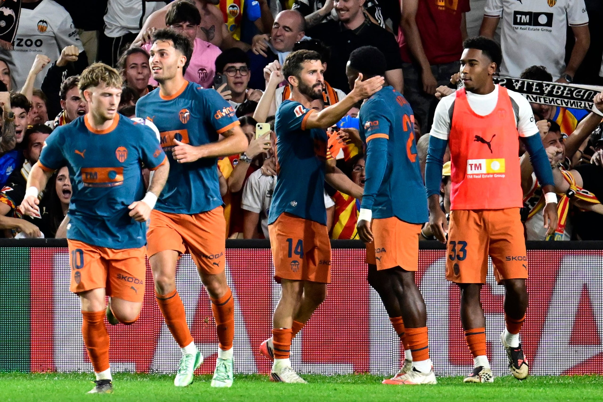 javier-aguirre-le-pone-un-parche-al-valencia