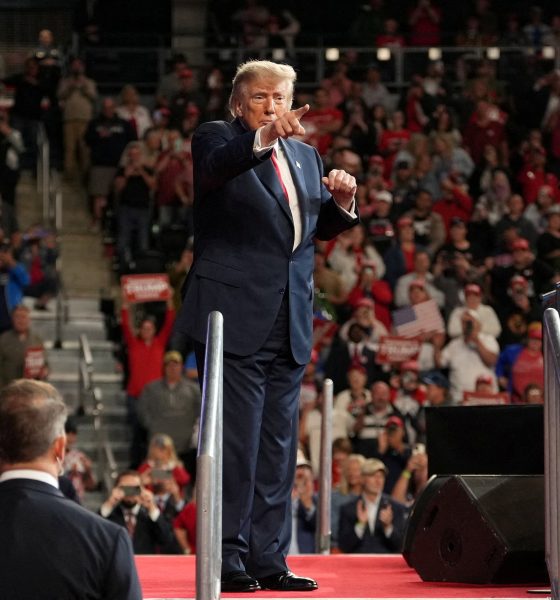 trump:-on-the-defensive-in-the-polls,-uncontrolled-at-rallies