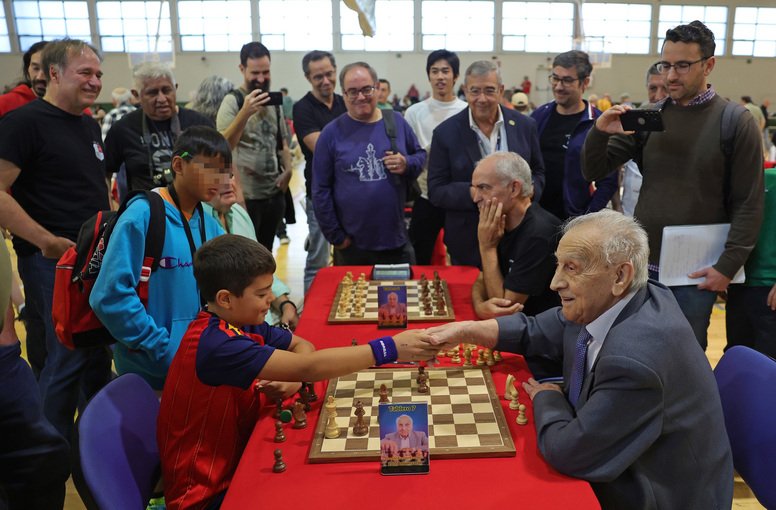 every-game-could-be-the-last-one-for-don-manuel,-the-105-year-old-chess-player