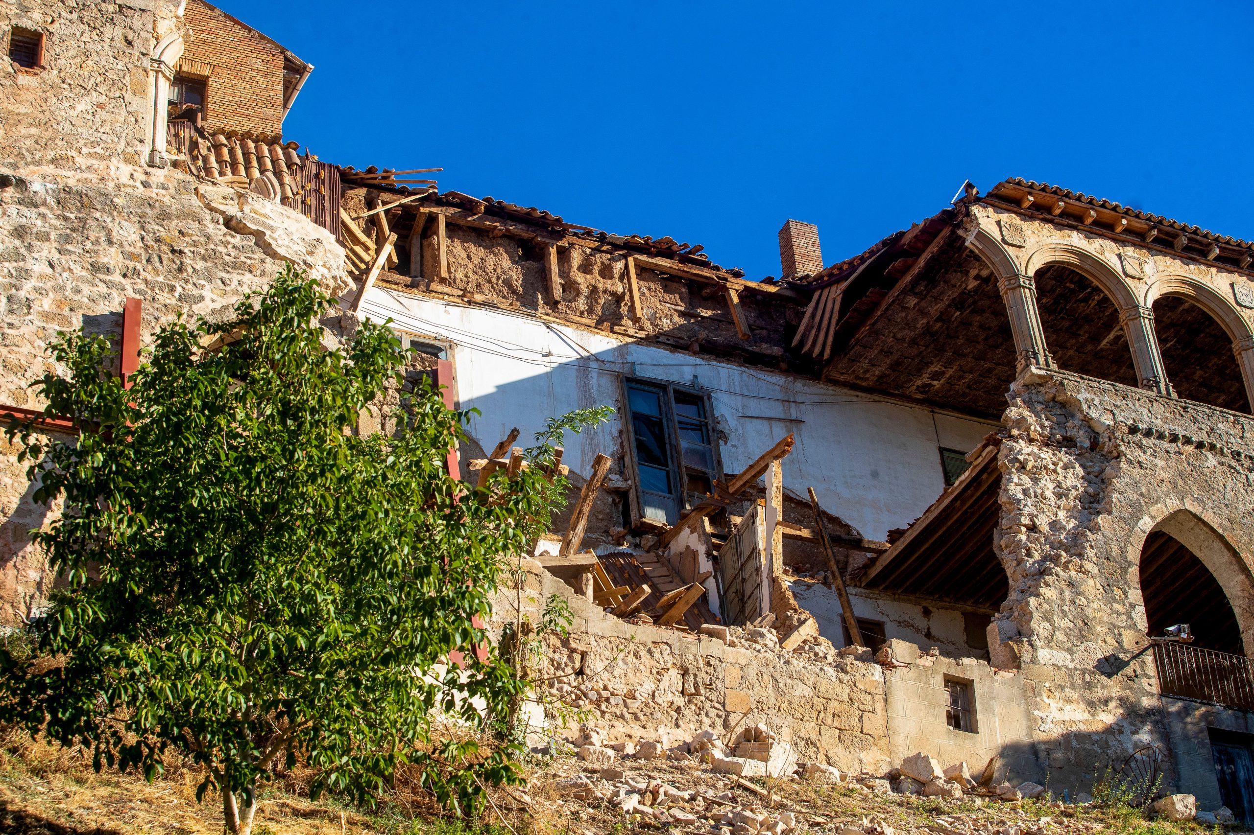 endangered-heritage:-why-spanish-palaces-are-collapsing