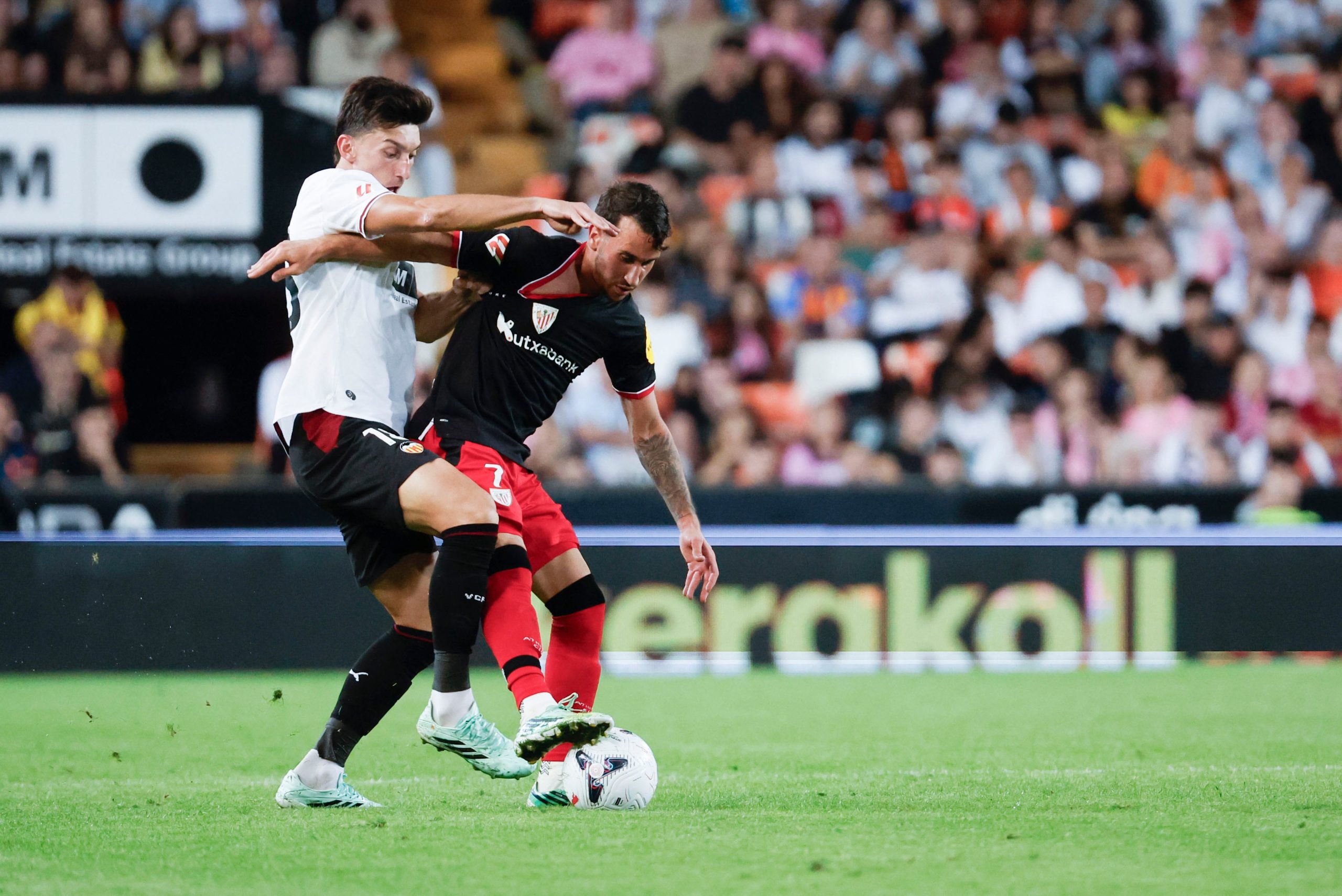 javi-guerra-sostiene-al-valencia