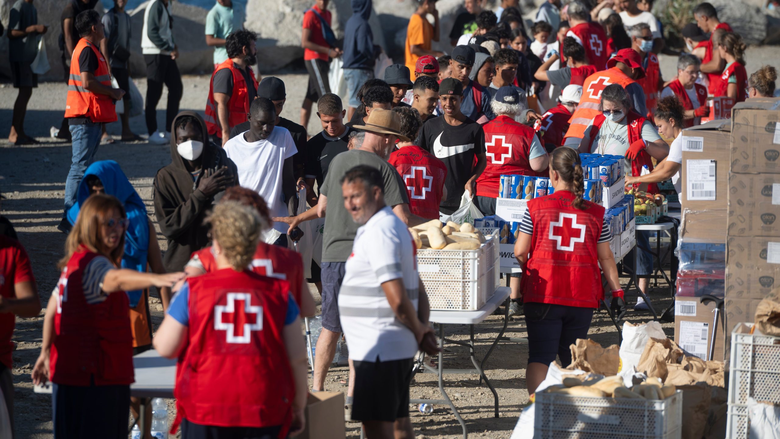 la-politica-sin-escrupulos-pone-a-las-ong-humanitarias-en-la-diana