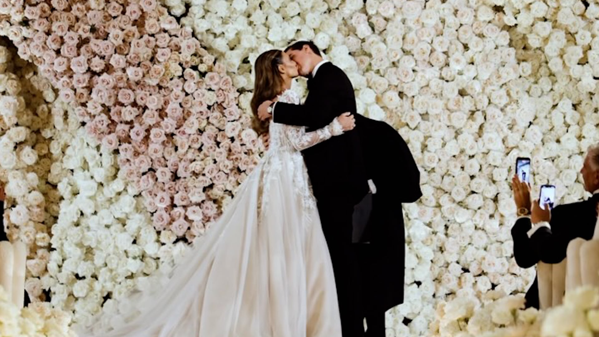 a-white-house-feud-with-a-turkish-twist:-a-whirlwind-romance,-a-trumpist-wedding-and-missing-millions
