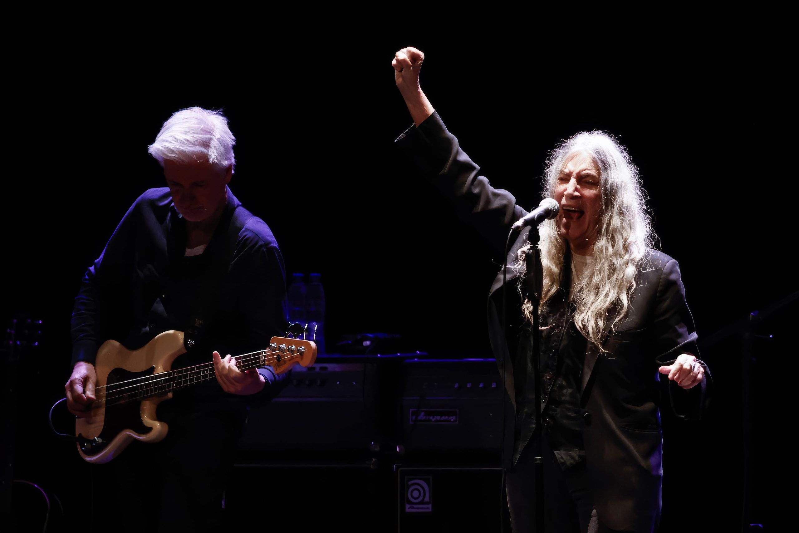 patti-smith,-50-anos-despues-de-su-debut-en-espana:-mistica,-compromiso,-poesia-y-puro-rock-and-roll