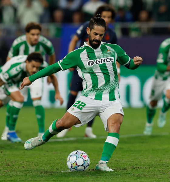 el-betis-se-agarra-al-sufrimiento-para-derrotar-al-feyenoord-y-lograr-un-gran-tres-de-tres