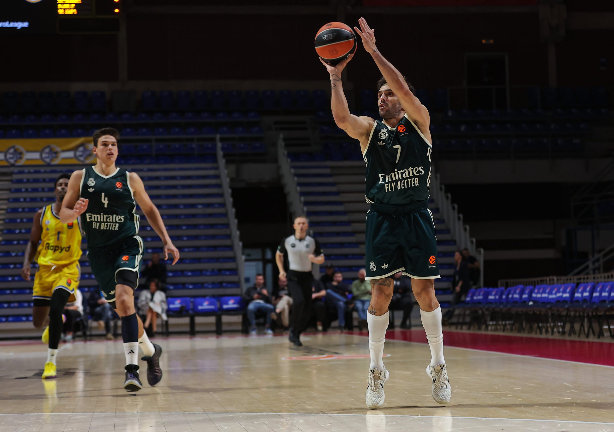 el-madrid-se-hincha-a-triples-en-su-victoria-ante-el-maccabi-(99-113)