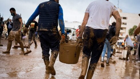the-memories-the-valencia-floods-couldn’t-wash-away:-project-saving-family-treasures-wins-spain’s-top-heritage-award