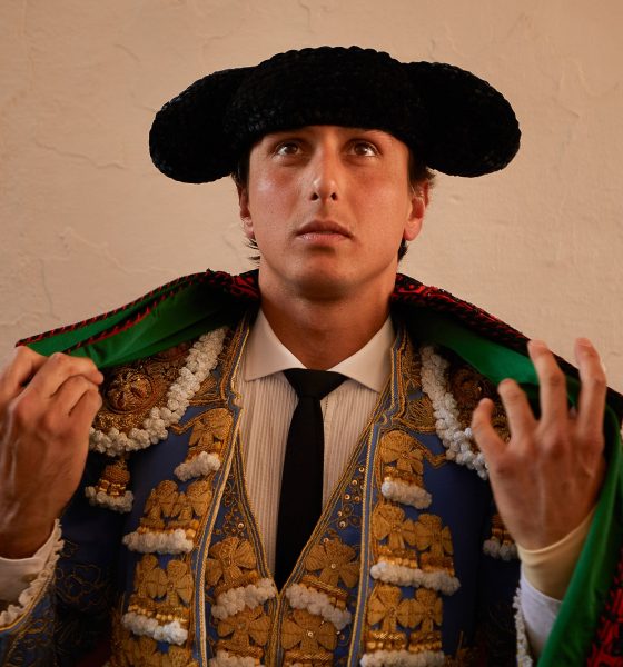 el-torero-roca-rey,-expedientado-por-el-ruido-de-su-fiesta-de-cumpleanos-y-por-lanzar-cohetes-sin-permiso