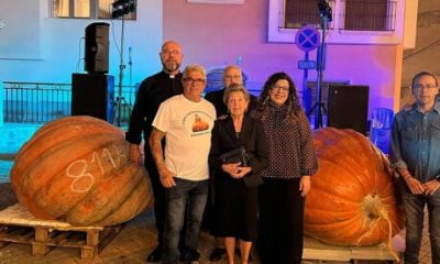 pumpkin-power:-two-giant-pumpkins-weighing-more-than-1.5-tonnes-help-murcia-town-raise-e3,700-to-fight-cancer