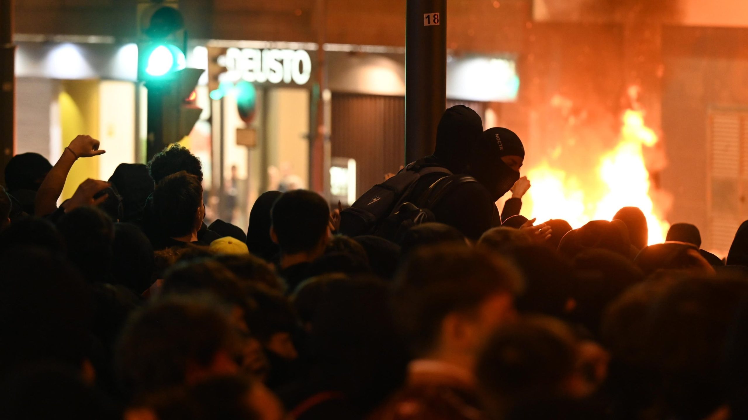 bilbao-busca-respuestas-a-las-dudas-sobre-quien-esta-detras-de-los-disturbios