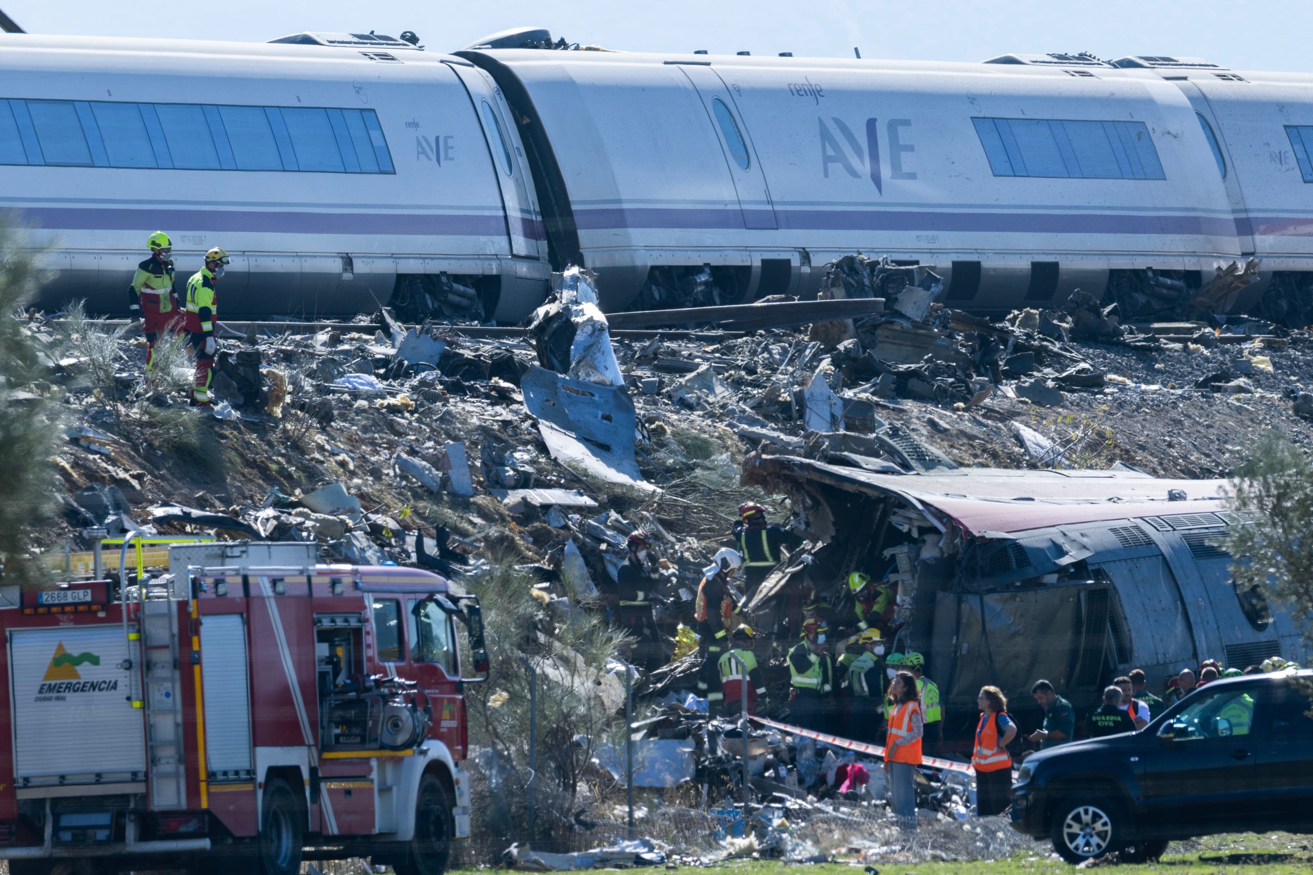 what-is-the-lzb-signaling-system,-one-of-the-key-factors-in-the-fatal-train-accident-in-spain?